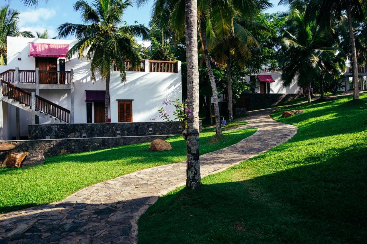 Utmt - Underneath The Mango Tree Spa & Beach Resort Dikwella Exterior foto
